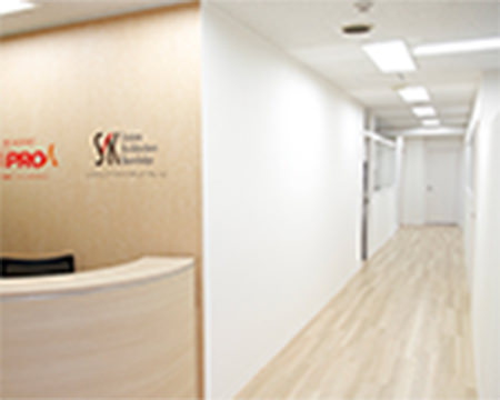 新宿キャンパスのエントランス