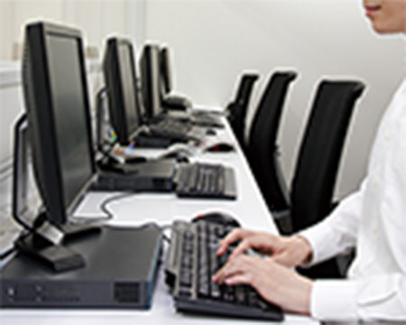 新宿キャンパスのルータ実機が扱える