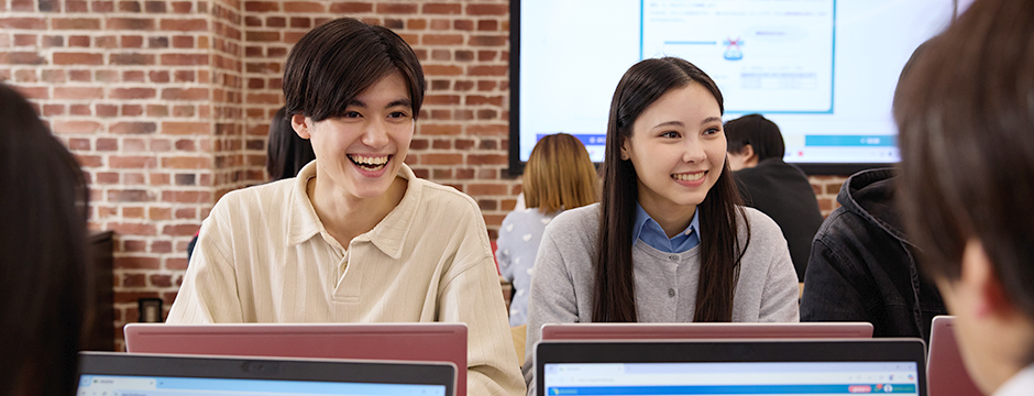 エセックス大学と共同開発した世界水準のカリキュラムと授業内容