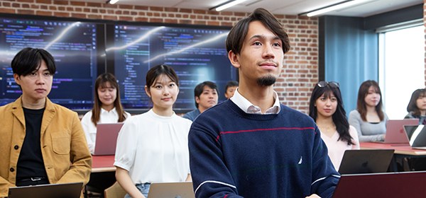 4年生　実務対応力と専門性を仕上げる大学院課程